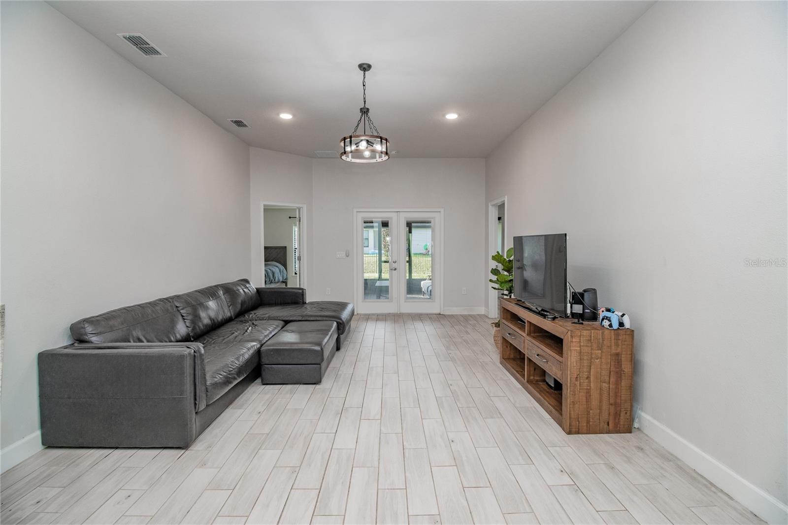 Residential in AUBURNDALE 4