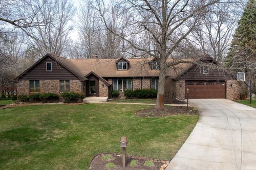 54459 Hunters Ct, Elkhart, IN, 46514-4660 | Card Image