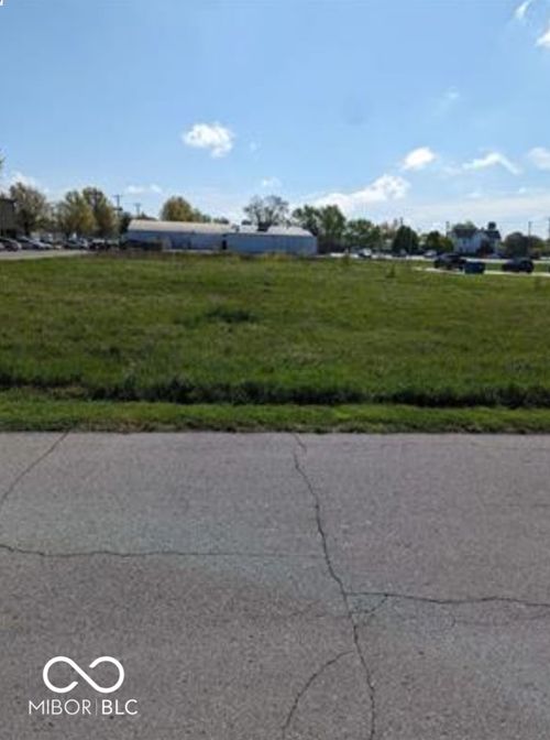 2200 W 2nd St, Marion, IN, 46952-3230 | Card Image