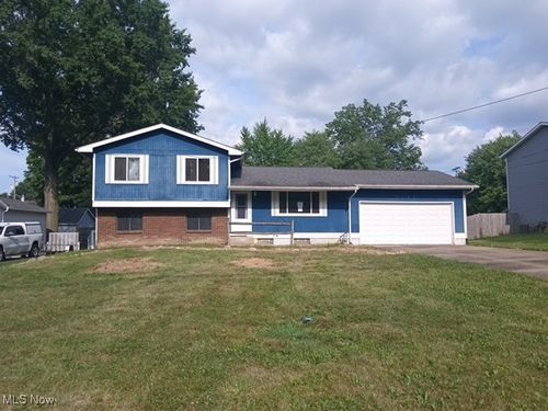3303 Glenbrook Dr, Norton, OH, 44203-5251 | Card Image