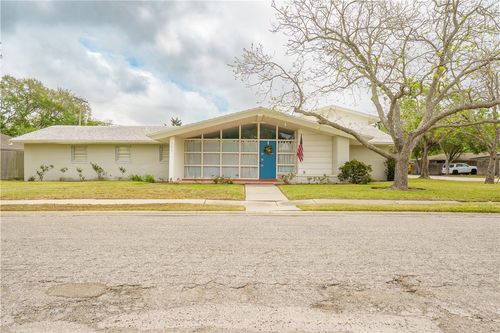 353 Bermuda Pl, Corpus Christi, TX, 78411-1507 | Card Image
