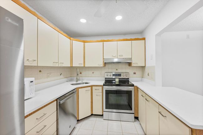 C2 - 313 Pine Ridge Cir, Condo with 2 bedrooms, 1 bathrooms and null parking in Greenacres FL | Image 11