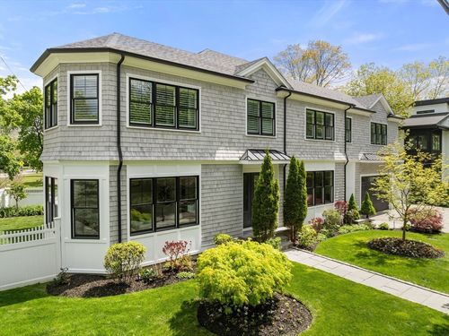 10 Spiers Rd, Newton, MA, 02459-3711 | Card Image