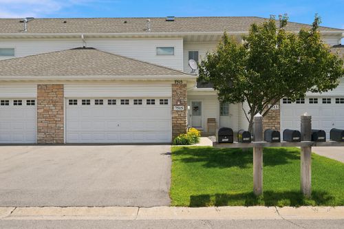 7515 5th Street N, Oakdale, MN, 55128 | Card Image