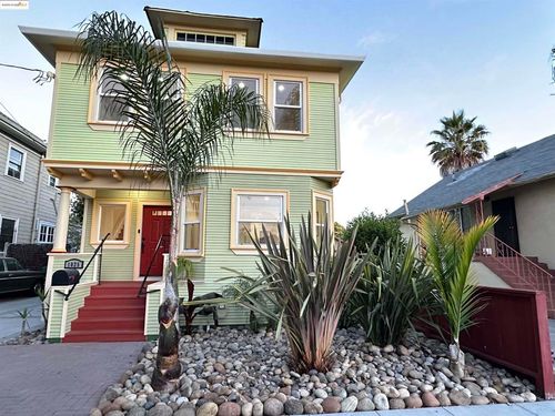 1025 56th St, Oakland, CA, 94608-3120 | Card Image