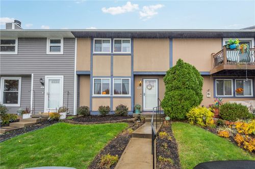 405 Walden Way, Imperial, PA, 15126-9640 | Card Image