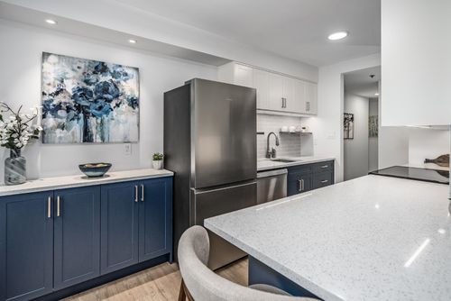 313-715 Royal Ave, New Westminster, BC, V3M5X4 | Card Image