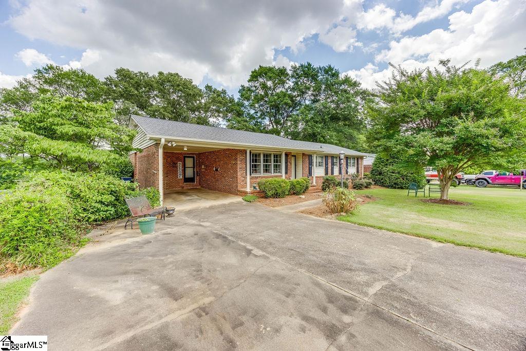 Hardwick Dr, Greenville, SC 29617