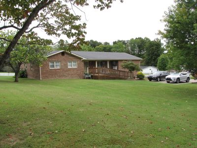 425 Dogwood Drive, House other with 3 bedrooms, 2 bathrooms and null parking in Berea KY | Image 2