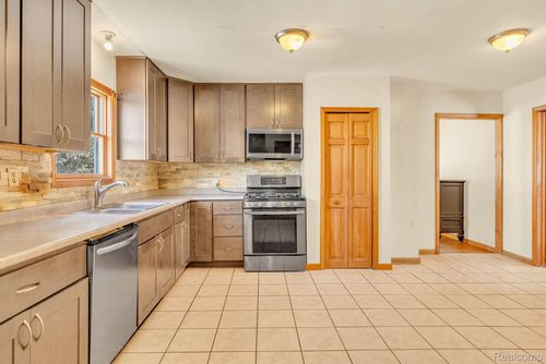 5412 Sandusky Rd, Peck, MI, 48466-9787 | Card Image