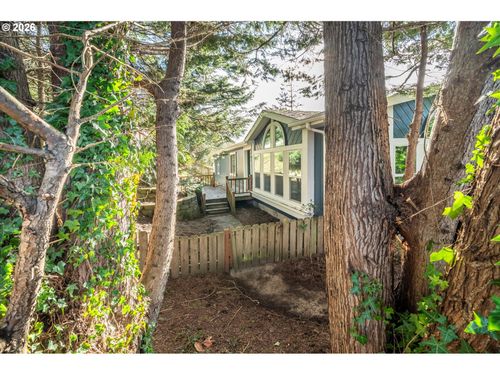 2501 Creekside Ln, North Bend, OR, 97459-1248 | Card Image