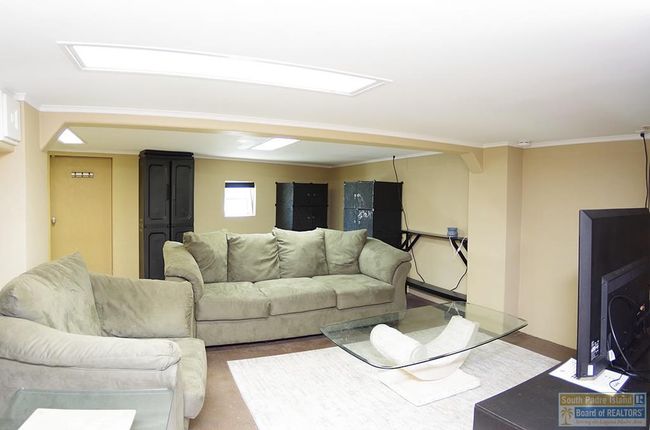 502 W Clam Cir, House other with 2 bedrooms, 3 bathrooms and null parking in Port Isabel TX | Image 47