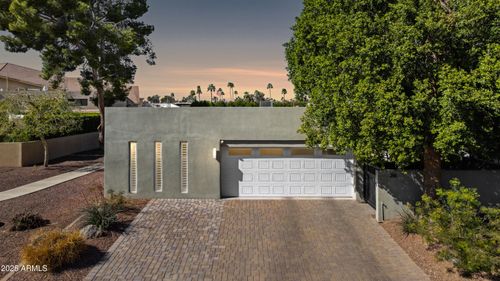 216 W Winged Foot Rd, Phoenix, AZ, 85023-6261 | Card Image