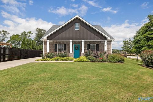 4 Faulkner Rd, Madison, AL, 35756-2201 | Card Image