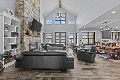 61 Lakewood Dr, Swanton, VT, 05488-8019 | Card Image