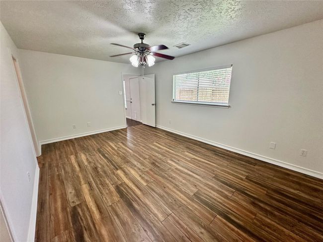 Primary Room | Image 13