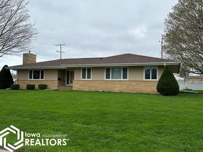 801 Grand Avenue, Home with 3 bedrooms, 1 bathrooms and 2 parking in Emmetsburg IA | Image 1