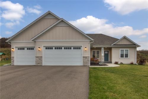 E5225 Queens Dr, Eleva, WI, 54738-4149 | Card Image
