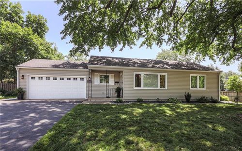 8643 Hadley St, Overland Park, KS, 66212-2811 | Card Image