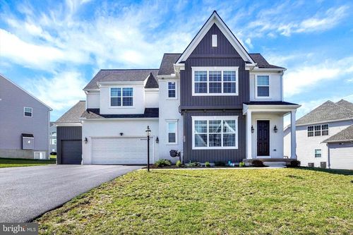 245 Hollyhock Dr, MANCHESTER, PA, 17345-9118 | Card Image