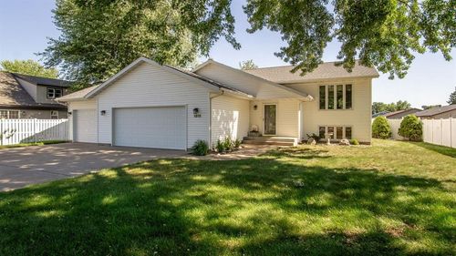1811 Mitscher Avenue, Eau Claire, WI, 54701 | Card Image