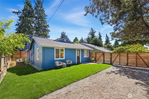 13548 Ashworth Ave N, Seattle, WA, 98133-7615 | Card Image