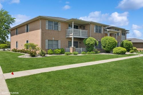 apt-1c-9826 Wildwood Cir, Munster, IN, 46321-3995 | Card Image