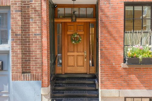 1-18 Melrose St, Boston, MA, 02116-5510 | Card Image