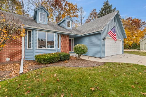 1514 Ridgewood Dr, West Bend, WI, 53095-4974 | Card Image