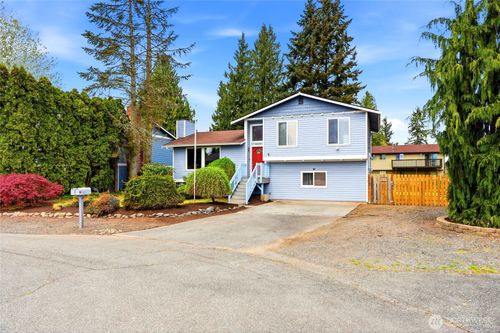 6113 95th Pl Ne, Marysville, WA, 98270-2408 | Card Image