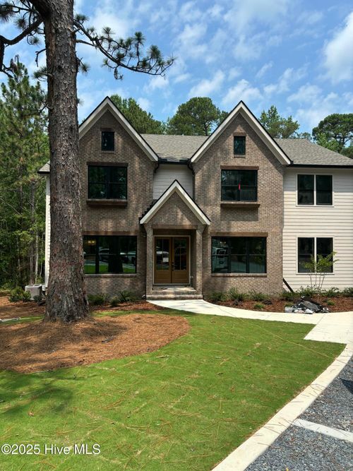 1 Scotscraig Ct, Pinehurst, NC, 28374-8700 | Card Image