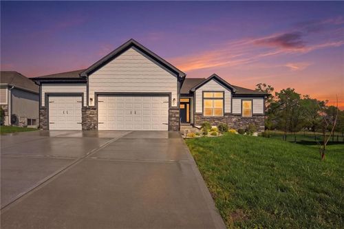 2209 Greenfield Ct, Kearney, MO, 64060-7630 | Card Image