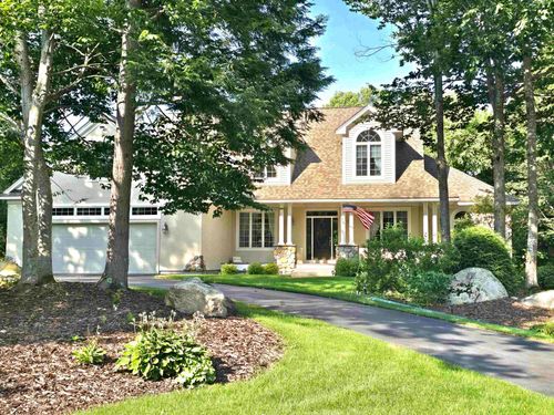 22 Moat Ln, Hales Location, NH, 03860-7918 | Card Image