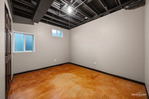 1600 Harris Dr, Aurora, IL, 60502-9639 | Card Image