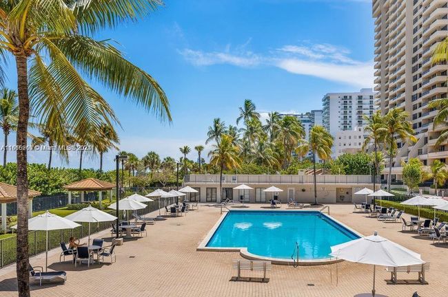 APT-810 - 2625 Collins Ave, Condo with 1 bedrooms, 2 bathrooms and null parking in Miami Beach FL | Image 39