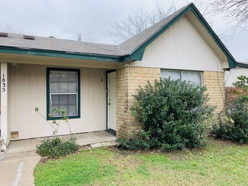 b-1835 Wilde Oak Cir, Bryan, TX, 77802-3433 | Card Image