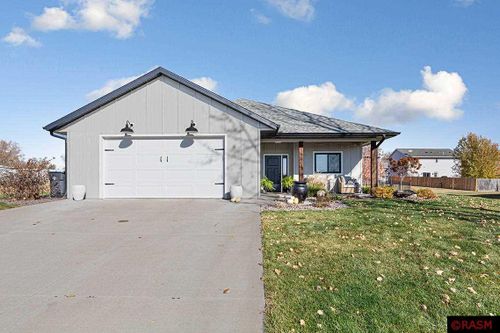 224 Copper Village Circle, Mankato, MN, 56001 | Card Image