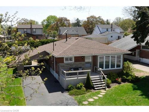 245 W 33rd St, Hamilton, ON, L9C5J7 | Card Image