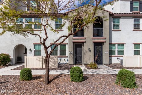 2323 E Huntington Dr, Phoenix, AZ, 85040-5407 | Card Image