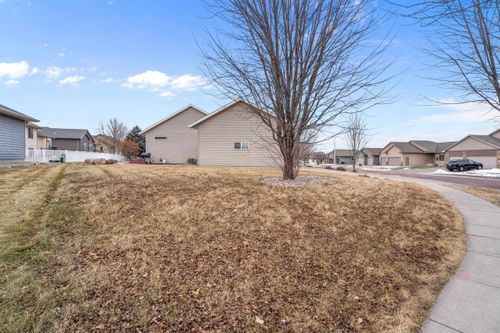 3908 E Brookline Dr, Sioux Falls, SD, 57103-5700 | Card Image
