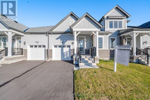718 Pl Keast, Innisfil, ON, L9S0S9 | Card Image