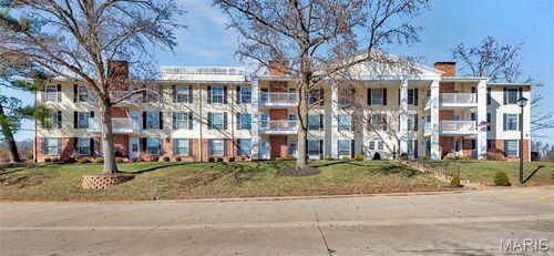 6-15593 Bedford Forge Dr, Chesterfield, MO, 63017-4940 | Card Image