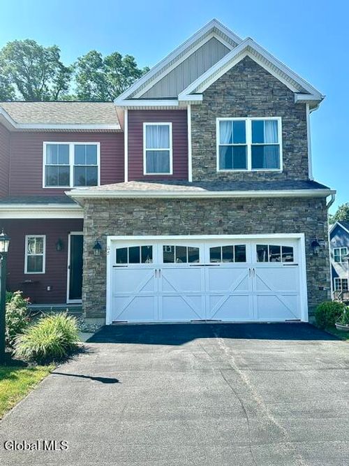 11B Idared Ln, Halfmoon, NY, 12065-4474 | Card Image