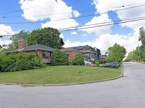 153 Newton Dr, North York, ON, M2M2N4 | Card Image