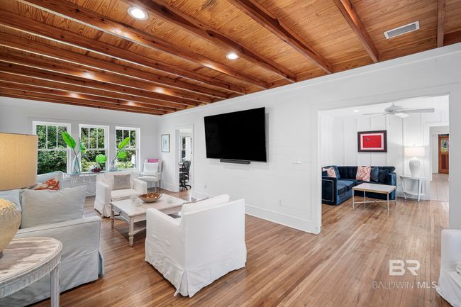 Living Room | Image 17
