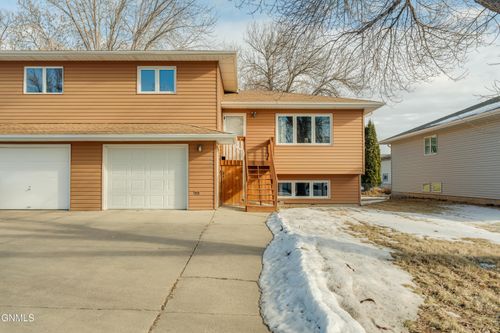 3005 Ontario Lane, Bismarck, ND, 58503 | Card Image