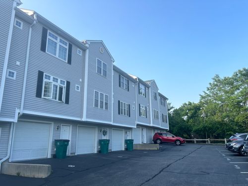 8-8 Paddock Ln, Norwich, CT, 06360-5031 | Card Image