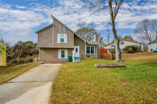 1126 Mainstreet Valley Dr, Stone Mountain, GA, 30088-2730 | Card Image