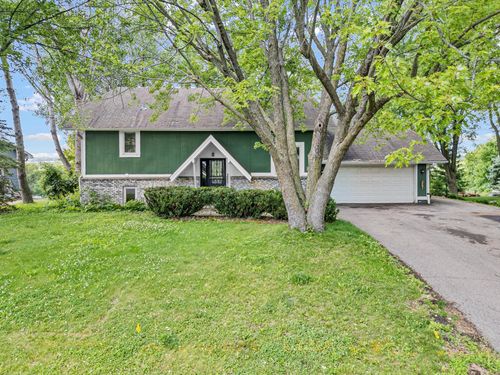 8955 Hilltop Dr, Saint Bonifacius, MN, 55375-1188 | Card Image