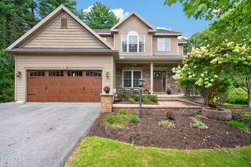 2 Lussier Dr, Clifton Park, NY, 12065-7513 | Card Image